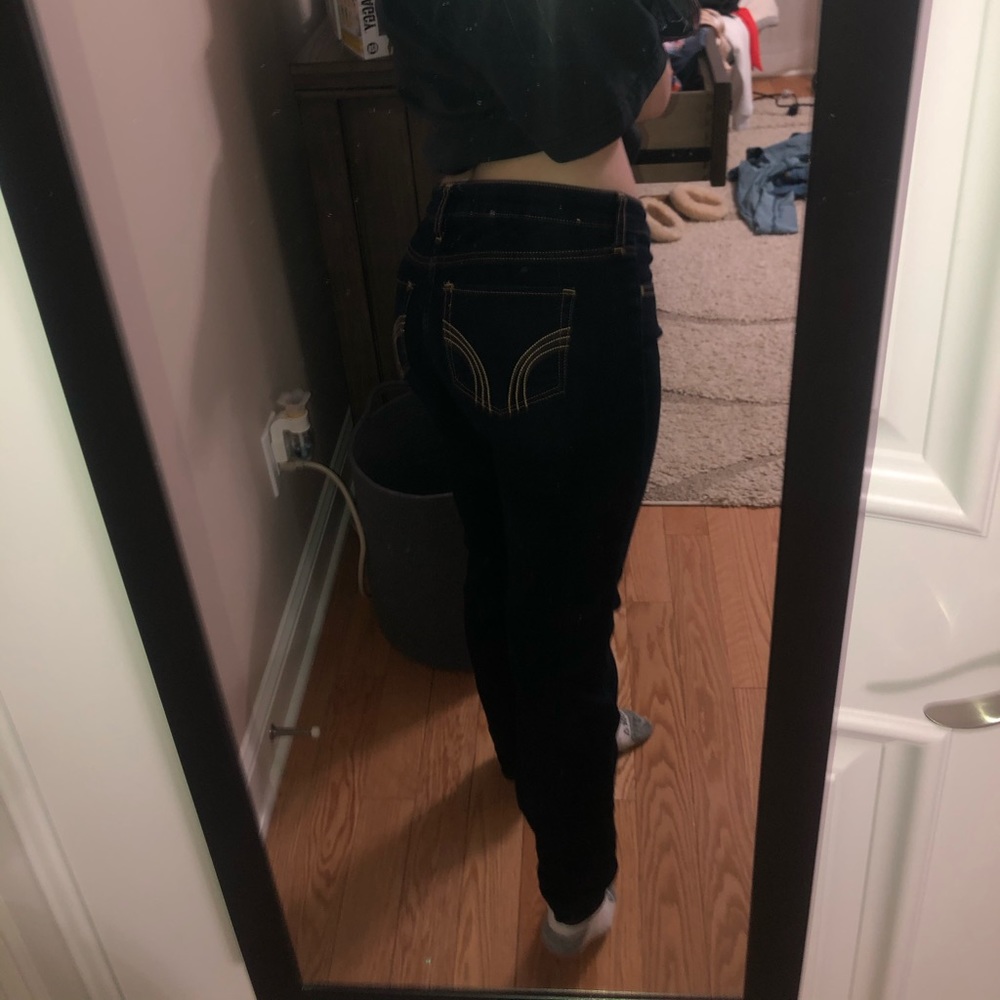 hollister dark wash jeans